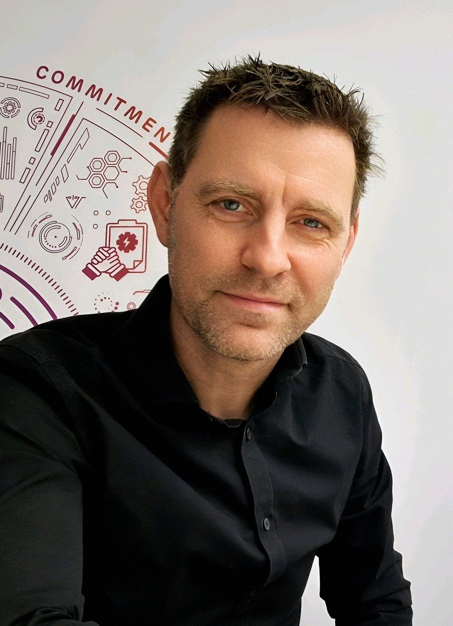 InFrontOfAdaniWallpaper-1