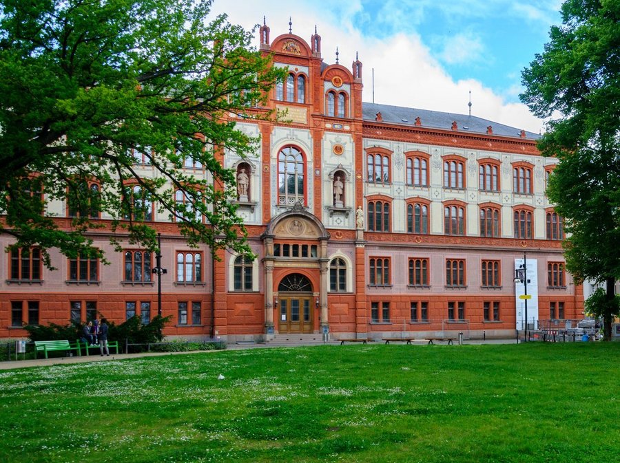 DSC_1427-Verbessert-SR_Universitaet